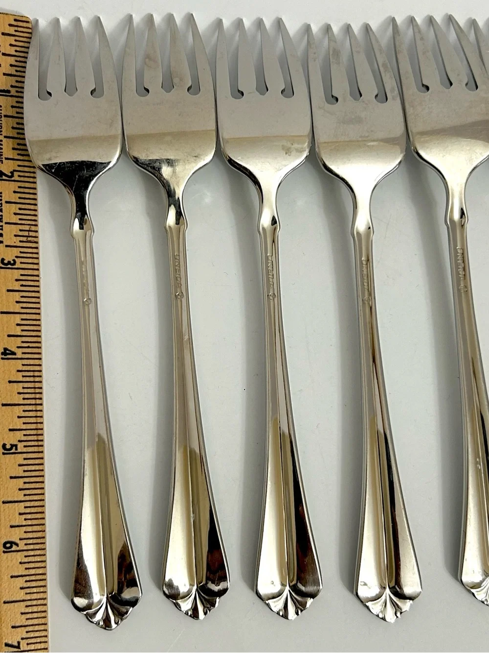 Oneida Juilliard  Forks Heirloom Cube Stainless Flatware - Set of 6